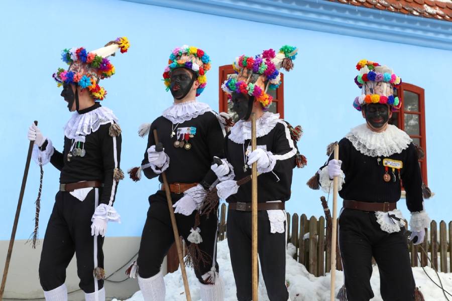 Masopust na Veselém kopci v roce 2023. Foto: Pavel Bulena. Zdroj: Muzeum v přírodě Vysočina