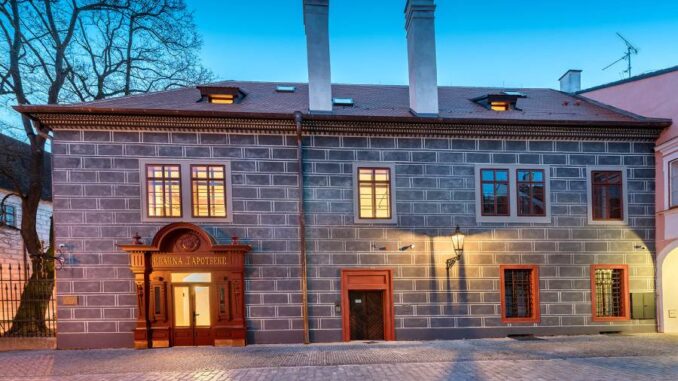 Příběh rekonstrukce domu. Zdroj: Zámecká lékárna a.s.