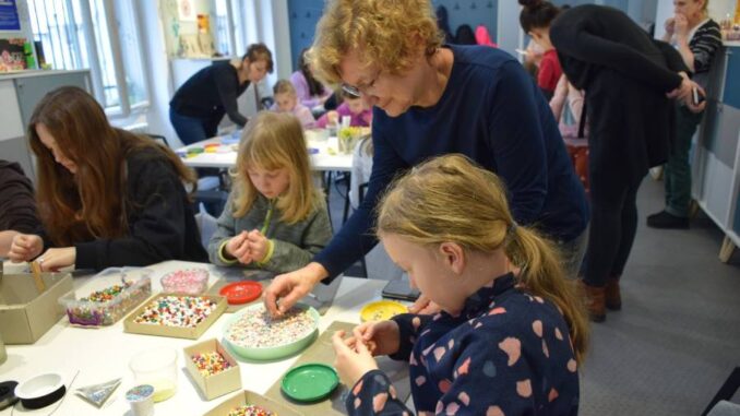 Program pro děti v jabloneckém muzeu. Zdroj: Muzeum skla a bižuterie v Jablonci nad Nisou