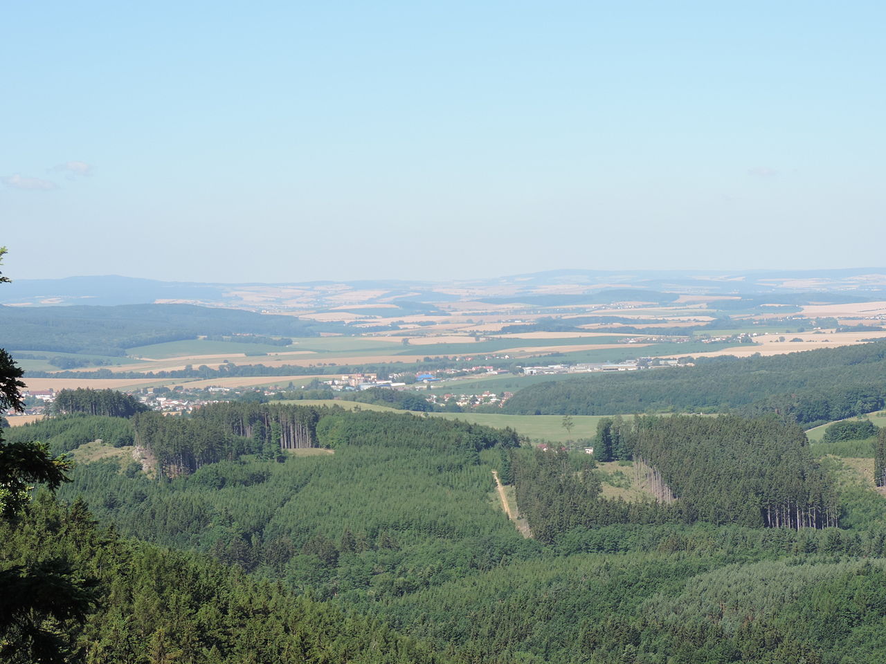 Výhled z hradu Lukov. Zdroj: I. Sacek