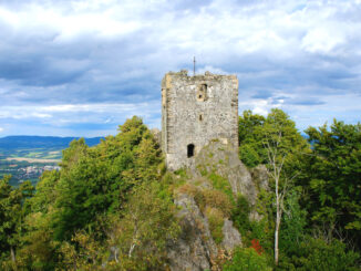 Hrad Ralsko. Zdroj: Wikipedie. Žváček. CC-BX-2.5