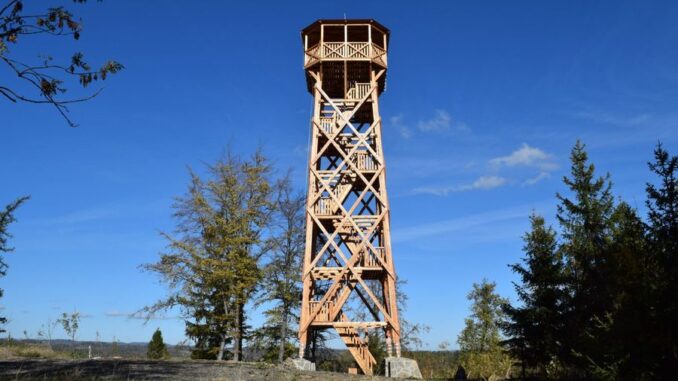 Rozhledna na Anenském vrchu u Sosnové. Zdroj foto: obec Sosnová v Moravskoslezském kraji