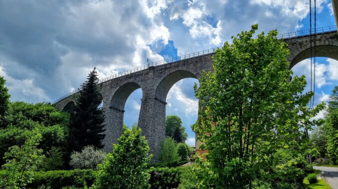 Viadukt ve Smržovce. 