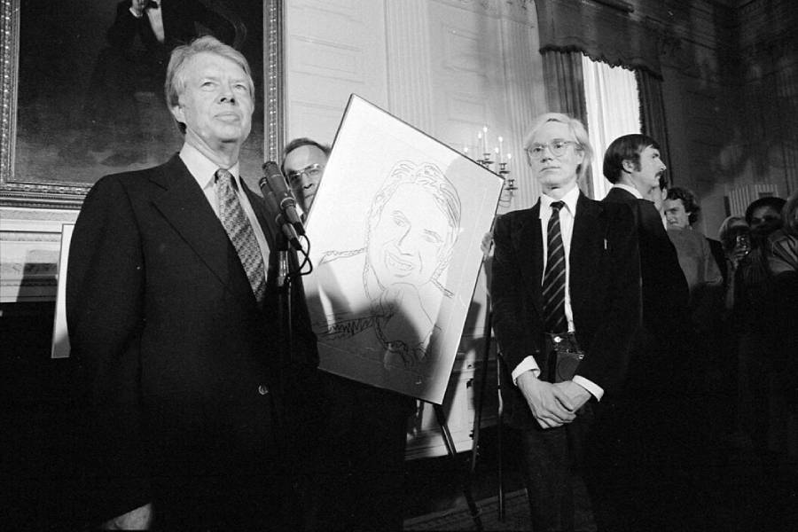 Andy Warhol s americkým prezidentem Jimmym Carterem v roce 1977. Foto: Jack Kightlinger, veřejná doména. Zdroj: Wikimedia Commons