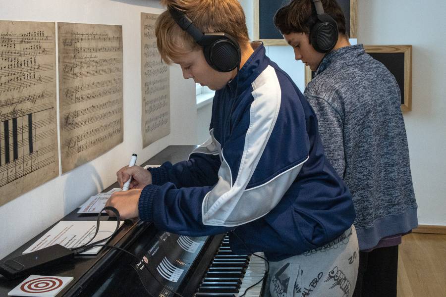 V Rodném domě Antonína Dvořáka v Nelahozevsi. Zdroj: House of Lobkowicz