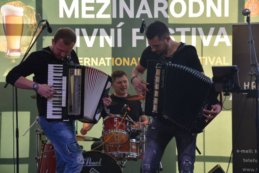 Mezinárodní pivní festival v Litoměřicích – Zlatá pivní pečeť. Zdroj: MKZ LItoměřice