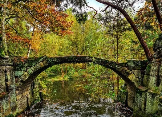 Kamenný most přes Bobří potok. 