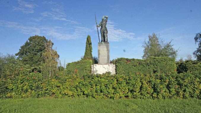 Pomník selského povstání v Chlumci nad Cidlinou. Foto: Petr1888, CC BY-SA 3.0. Zdroj: Wikimedia Commons