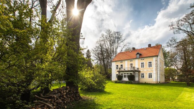 Zdroj: Památník Karla Čapka ve Staré Huti u Dobříše