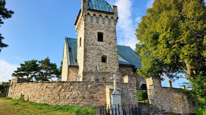 kostel svatého Michaela archanděla. 