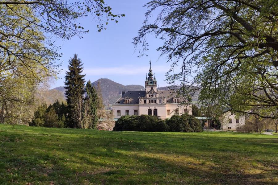 Zámek Velké Březno. Zdroj: Národní památkový ústav, CC BY-NC-ND 3.0 CZ, npu.cz