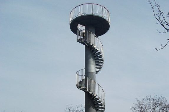 Rozhledna Hořidla v okrese Litoměřice (fotografie upravena). Zdroj foto: Rozhlednovým rájem