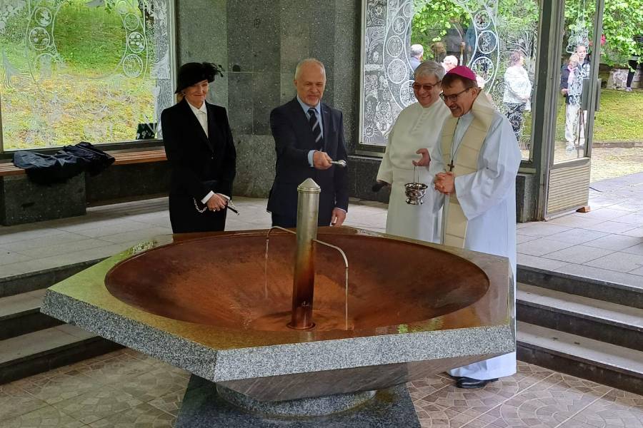 Svěcení pramenů v Konstantinových Lázních. Zdroj: Konstantinovy Lázně