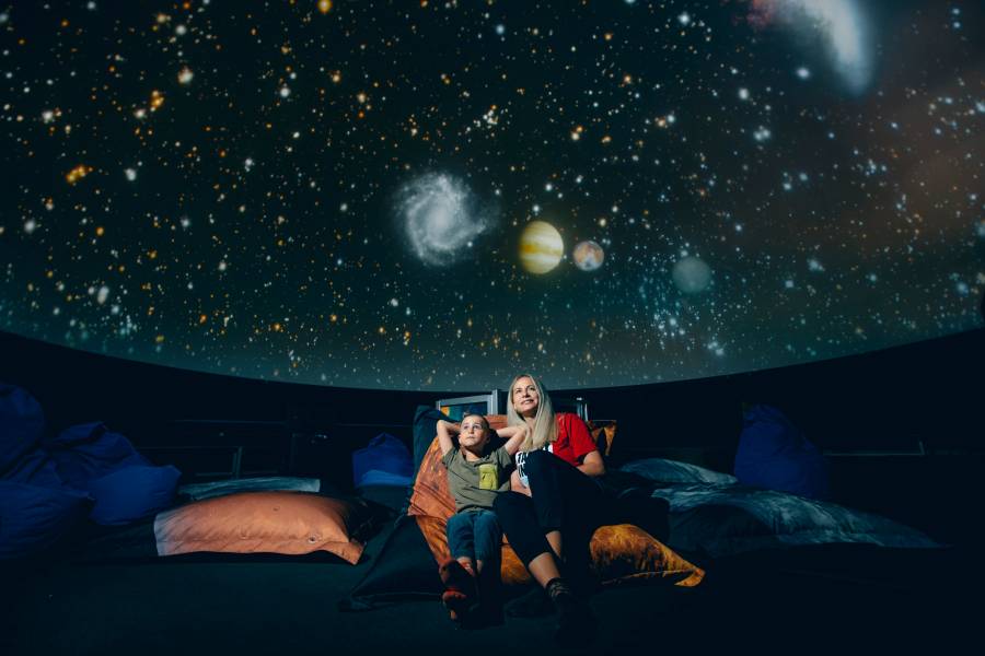 Digitální planetárium. Zdroj: Pevnost poznání, pevnostpoznani.cz