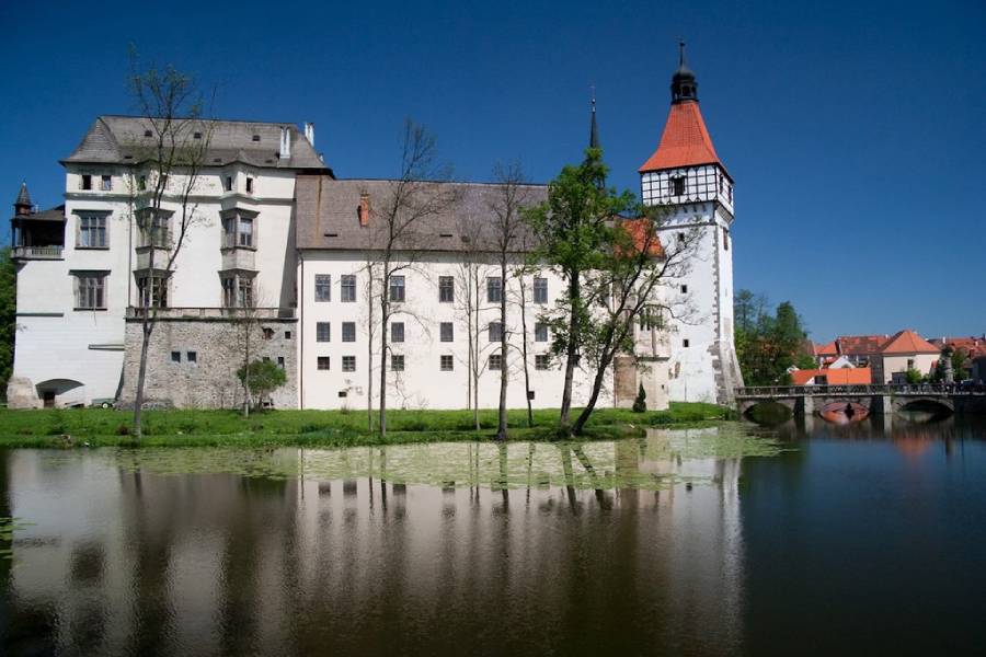 Zámek Blatná. Autor: Attila N, CC BY 3.0, Wikimedia Commons