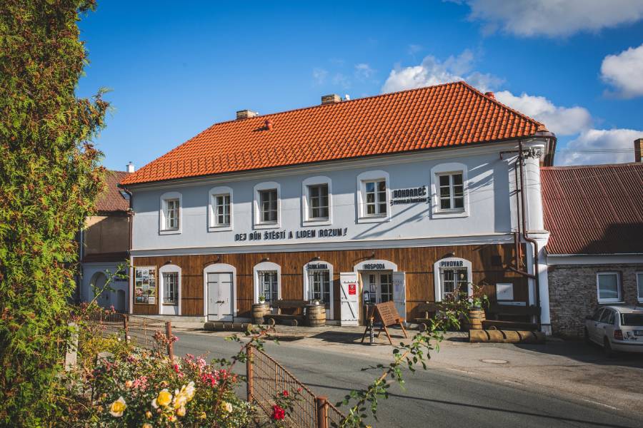 Součástí bohdanečského pivovaru je pivovarská hospůdka. Zdroj: Pivovar Bohdaneč