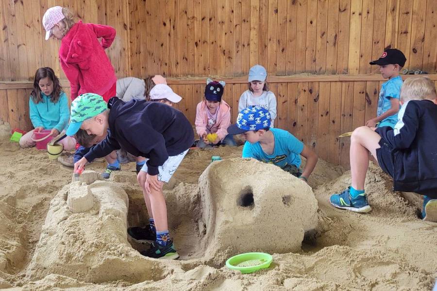 Pískoviště, zámek Doksy. Zdroj: Eva Burešová, @uzasnysvetpisku