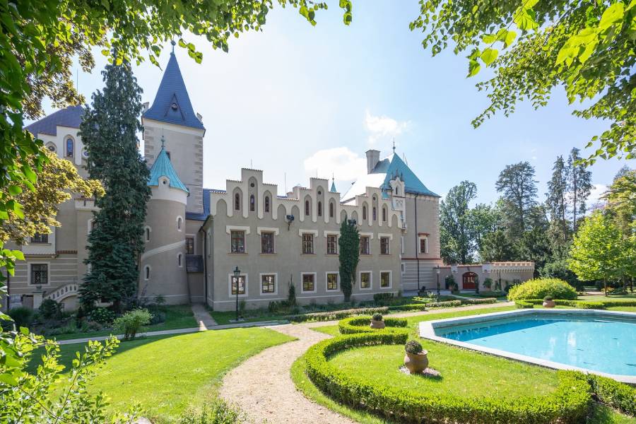 Zámek Líšno je místem, Zámek Líšno je místem, kde se historie snoubí s moderním komfortem. Zdroj: Zámek Líšno 