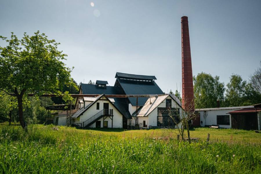 Tasická sklárna je národní kulturní památkou. Zdroj: Huť Jakub Tasice
