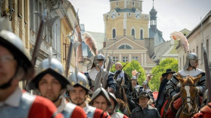 Valdštejnské slavnosti ve Frýdlantu, historický průvod městem. Zdroj: Městský úřad Frýdlant