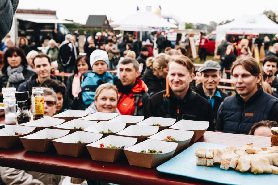 Chřestové a křenové slavnosti, Hostín u Vojkovic. Zdroj: ceskychrest.cz