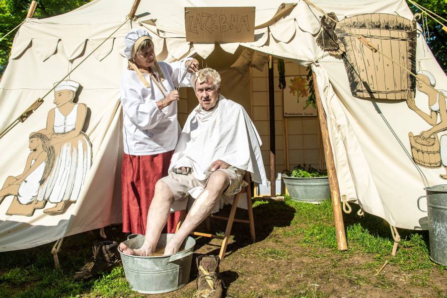 Valdštejnské slavnosti, lazebna. Zdroj: Městský úřad Frýdlant