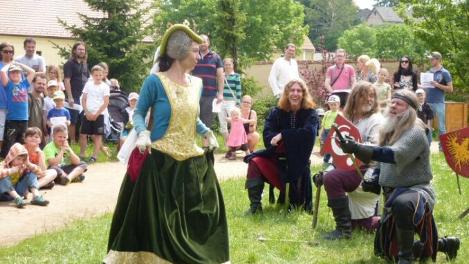 Hrady a zámky vás baví! Zdroj: Digrin Petr