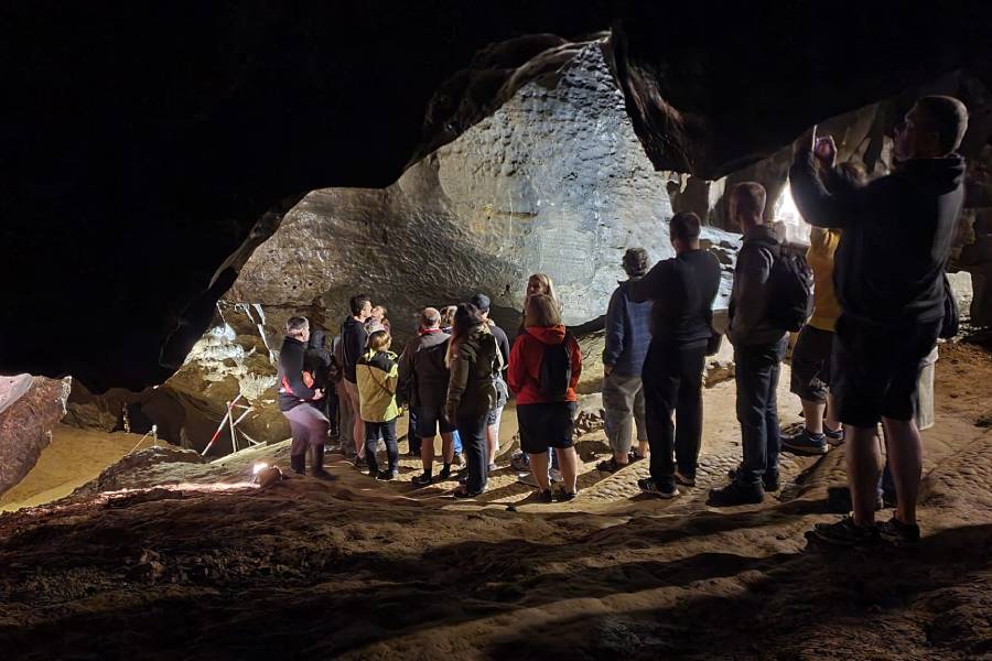 Den otevřených dveří v Býčí skále. Zdroj: ZO ČSS 6-01 Býčí skála 