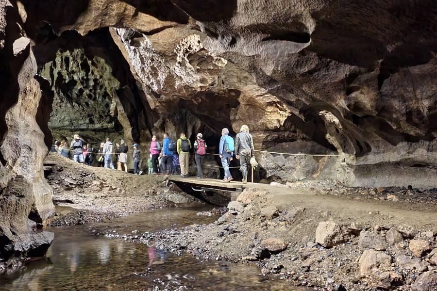 Den otevřených dveří v Býčí skále. Zdroj: ZO ČSS 6-01 Býčí skála 