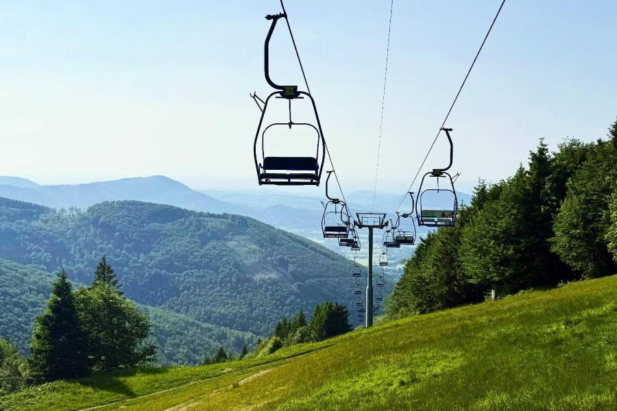 Sedačková lanová dráha. Zdroj: PUSTEVNY, s. r. o.