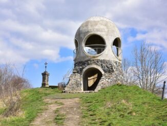 Vyhlídková věž Růženka u obce Růžová v okrese Děčín. Zdroj: Shutterstock.com/2327756831/Radko Voleman