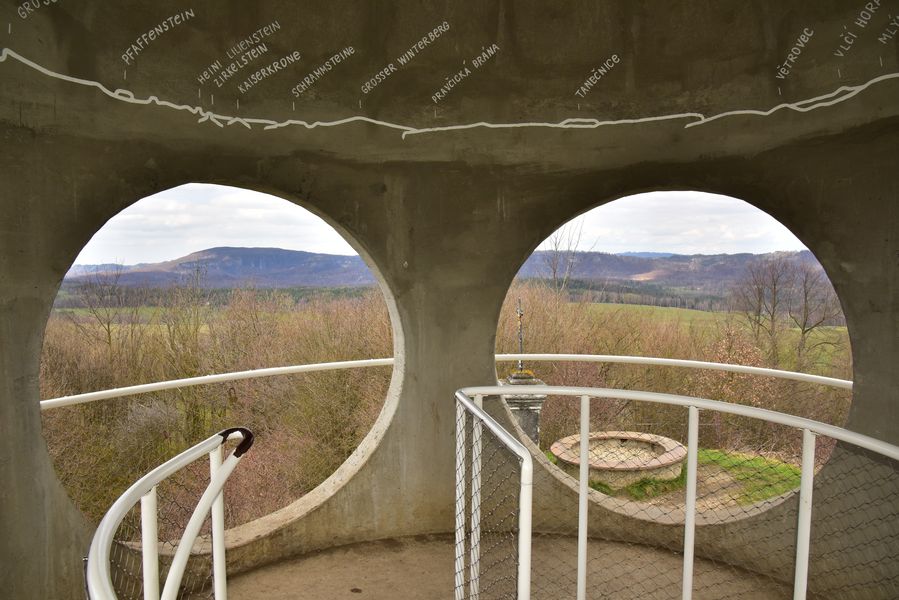 Vyhlídková věž Růženka u obce Růžová v okrese Děčín. Zdroj: Shutterstock.com/2327756837/Radko Voleman