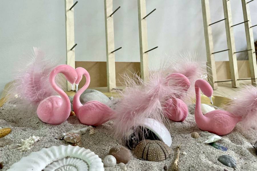 Labutě se tentokrát představí v letním kabátku. Zdroj: Řemeslná vánoční sklárna Koulier