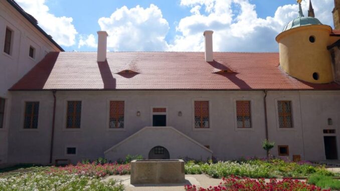 Klášter Kladruby, rajský dvůr Starého konventu. Zdroj: Národní památkový ústav