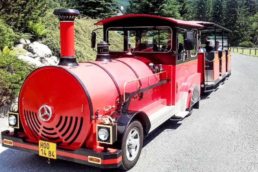 Výletní vláček po Špindlerově Mlýně. Zdroj: Zdroj: Město Špindlerův Mlýn