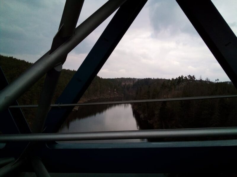 Výhledy z pěší lávky mostu do údolí jsou nádherné. Autor a zdroj foto: Pavla Košík Jelínková