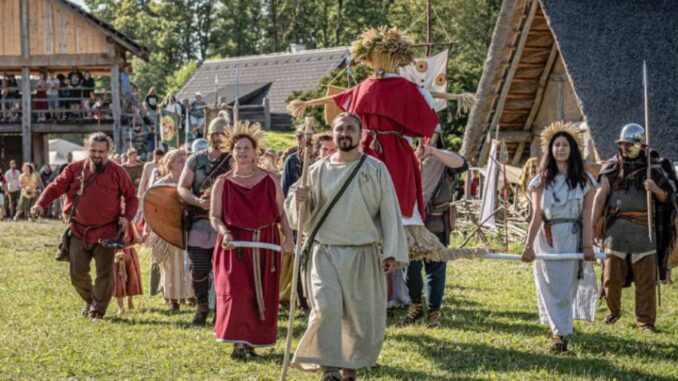 Mezinárodní festival keltské kultury Lughnasad. Foto: Jaromír Zajíček. Zdroj: Země Keltů, Nasavrky