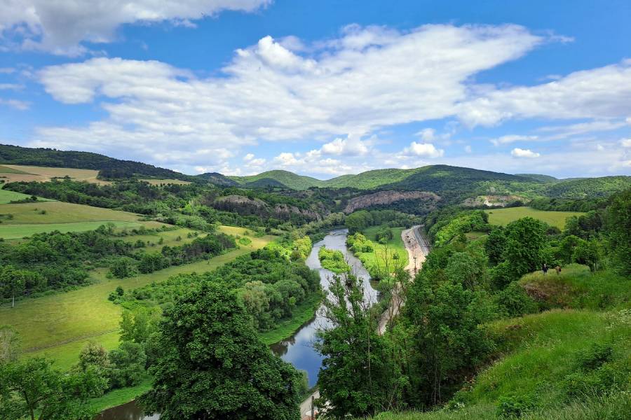 Stezka sv. Ludmily vede malebnou českou krajinou. Zdroj: Spolek Svatá Ludmila