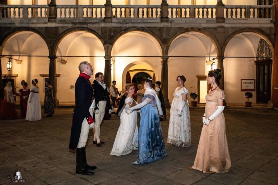 Letní empírová slavnost na zámku Opočno. Foto: Eva Kolomazníková. Zdroj: Jane Austen CZ