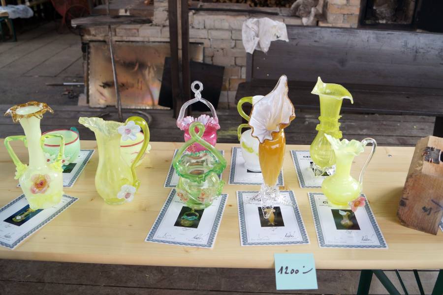 Svátky skla v Deštném: Tavení dřevem. Zdroj: Muzeum zimních sportů, turistiky a řemesel