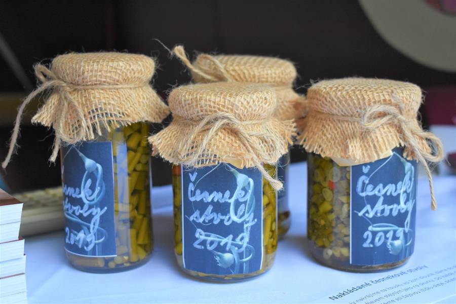 Slavnosti česneku v Buchlovicích. Zdroj: Folklorní agentura Buchlov