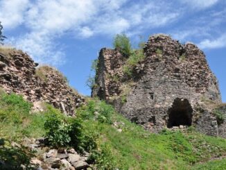 Zřícenina hradu Frymburk v okrese Náchod. Foto: Petr Fabian. Zdroj: Hrady-zříceniny.cz