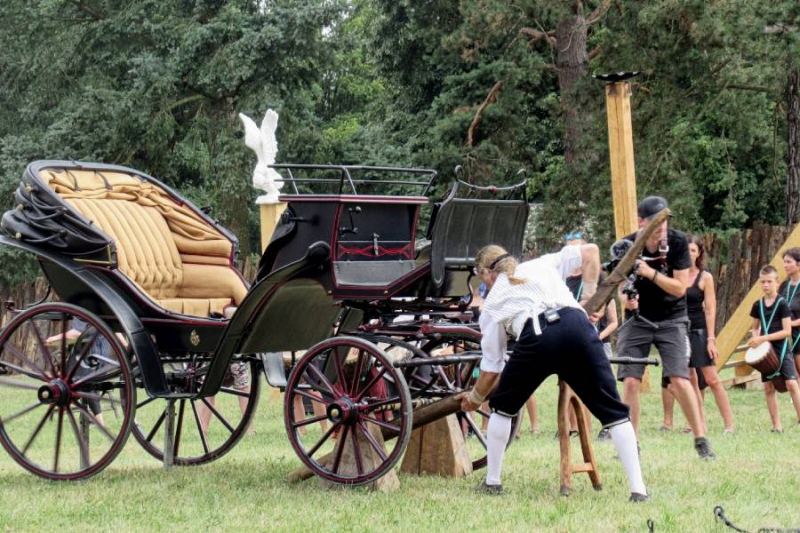 Josefkol a restaurování kočárů-památek, je zároveň záchranou některých upadajících řemesel. Zdroj: Historické kočáry