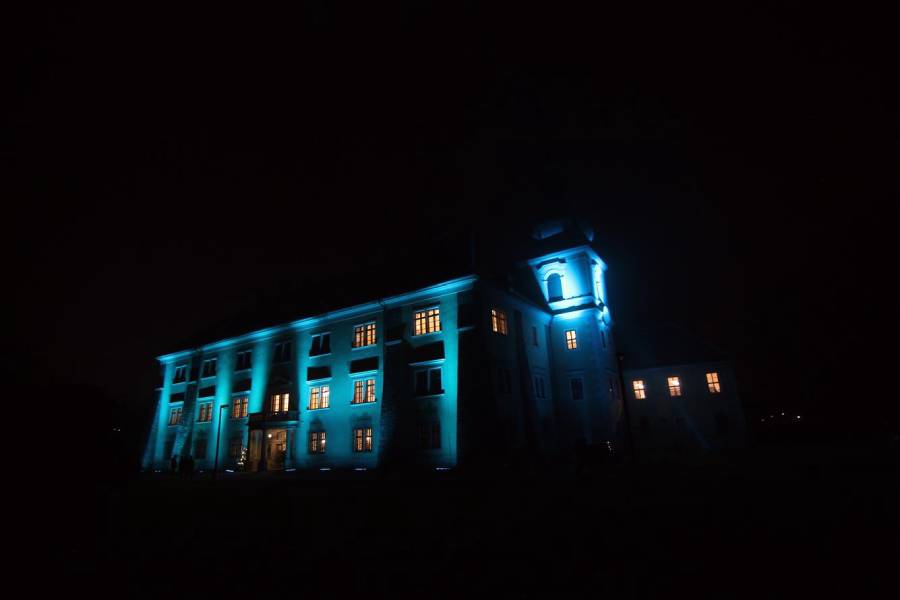 Noční zámek. Zdroj: Zámek Doksy