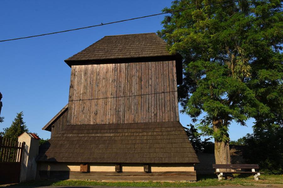 Kostel sv. Jakuba v Libiši. Autor: Ben Skála, Benfoto, CC BY-SA 3.0, via Wikimedia Commons