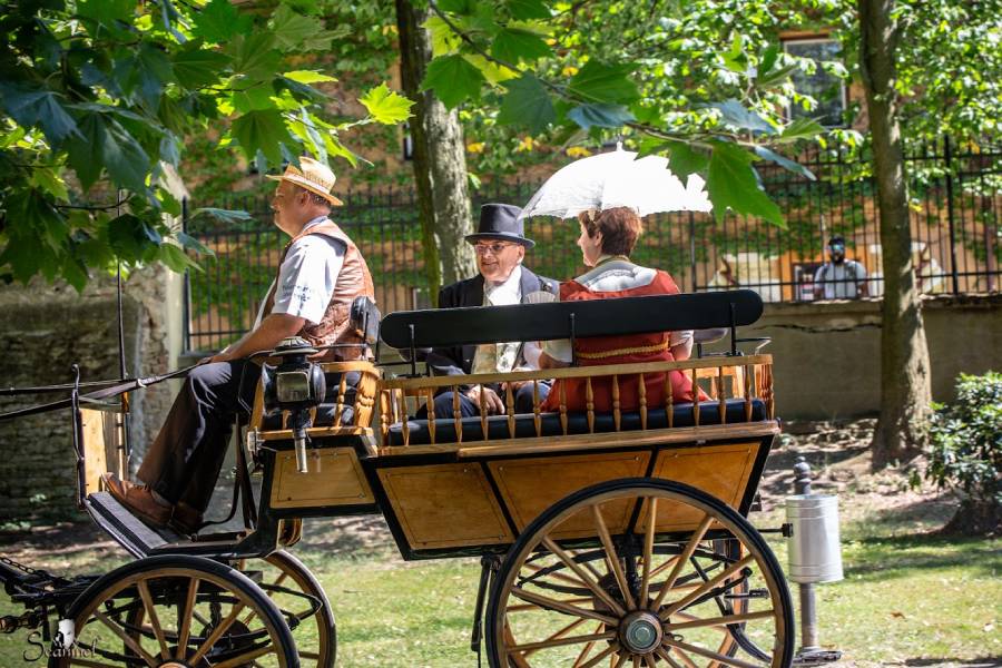 Letní empírová slavnost na zámku Opočno. Foto: Eva Kolomazníková. Zdroj: Jane Austen CZ