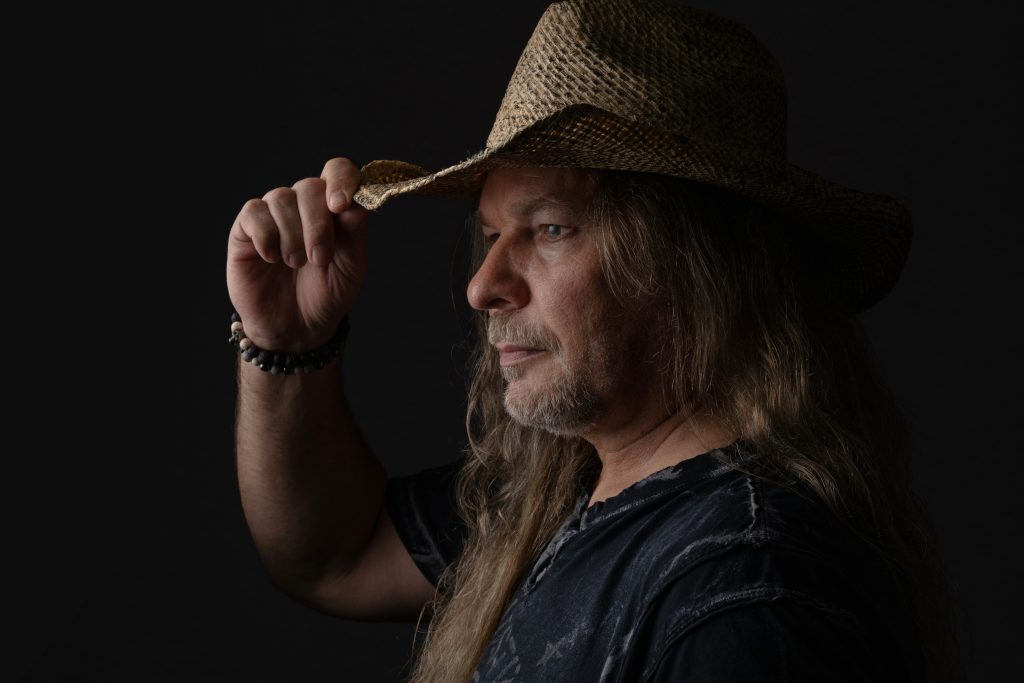 V 17:30 vystoupí Petr Kolář – pětinásobný Stříbrný slavík s hity jako "Ještě, že tě lásko mám"