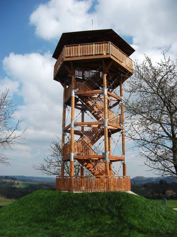 Rozhledna Žernovník. Zdroj foto: <a href="https://www.rozhlednovymrajem.cz/">Rozhlednovým rájem</a>