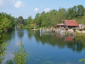 Zatopený lom Starý Klíčov. Zdroj: Shutterstock.com/Milan Sommer/1329442196