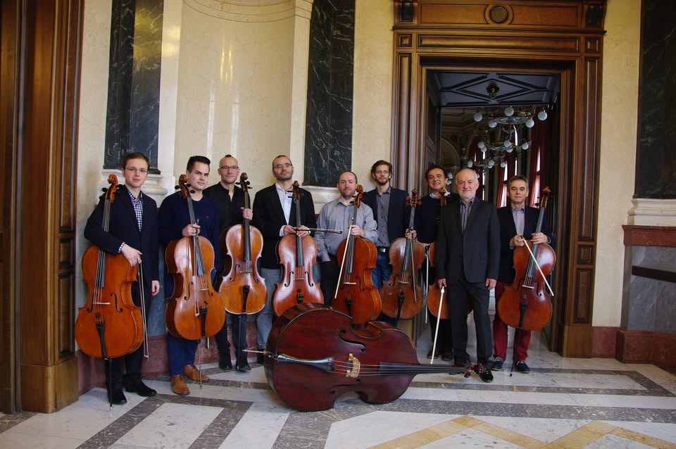 Skalecká pouť odstartuje v pátek 18. července ve 20:00 na nádvoří mníšeckého zámku koncertem klasické hudby s názvem VIRTUOSI DI BASSO. Zdroj: Město Mníšek pod Brdy